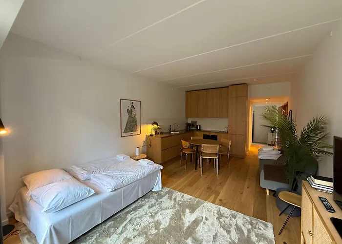 Luxury With Harbor Views 2 Apartman *
