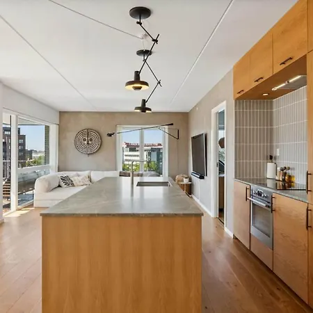 Luxury With Harbor Views 2 *