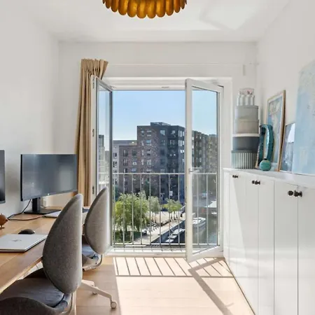 Luxury With Harbor Views 2 *