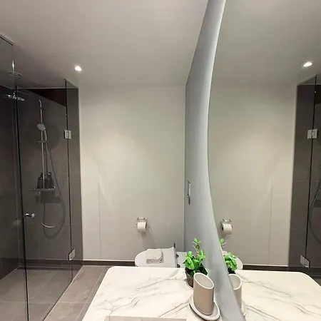 Luxury With Harbor Views 2 Apartament