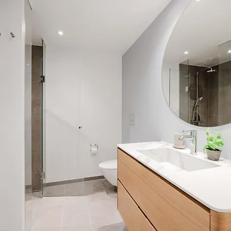 Luxury With Harbor Views 2