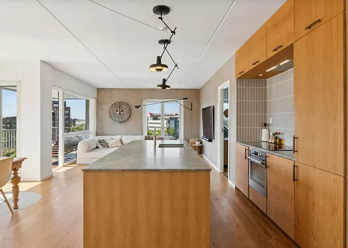 Luxury With Harbor Views 2 *