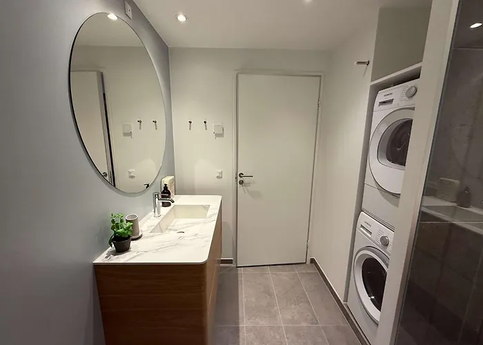Luxury With Harbor Views 2